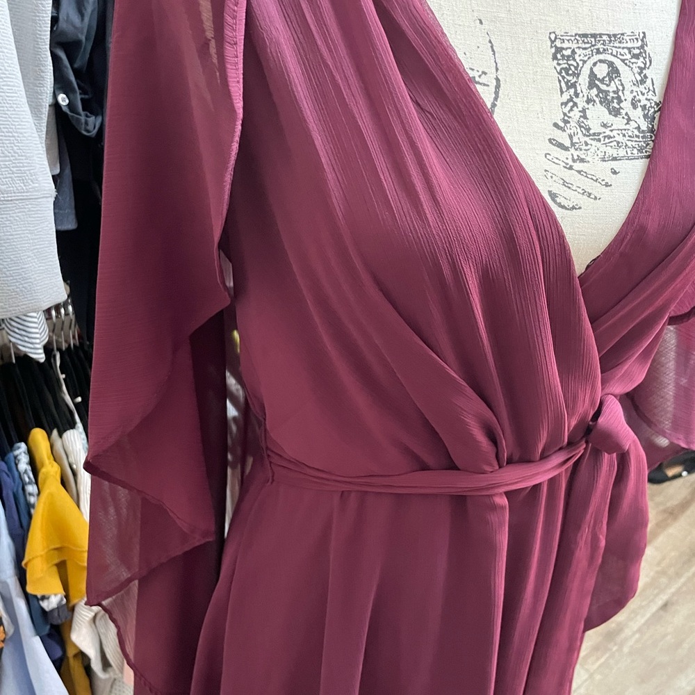 Beautiful DKNY Size 12 Surplice V-Neck Chiffon 3/4 Cape Sleeve Tie Waist Dress🎆 - Picture 4 of 7